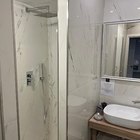 Luna Luxury Nocleg ze śniadaniem *
