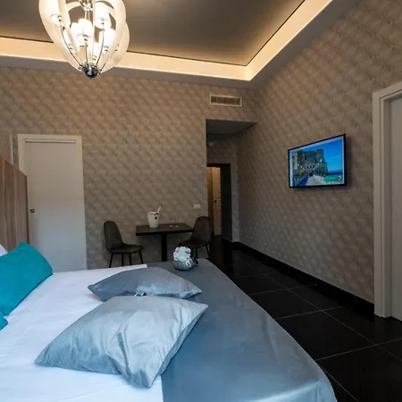 Luna Luxury 4* Neapol